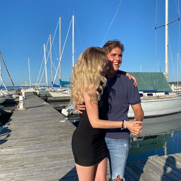 Meet your Posher, Ruth - Picture 1 of 1